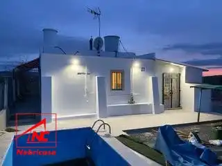 Vista exterior de Finca rústica en venta en Lebrija con Terraza, Piscina y Amueblado