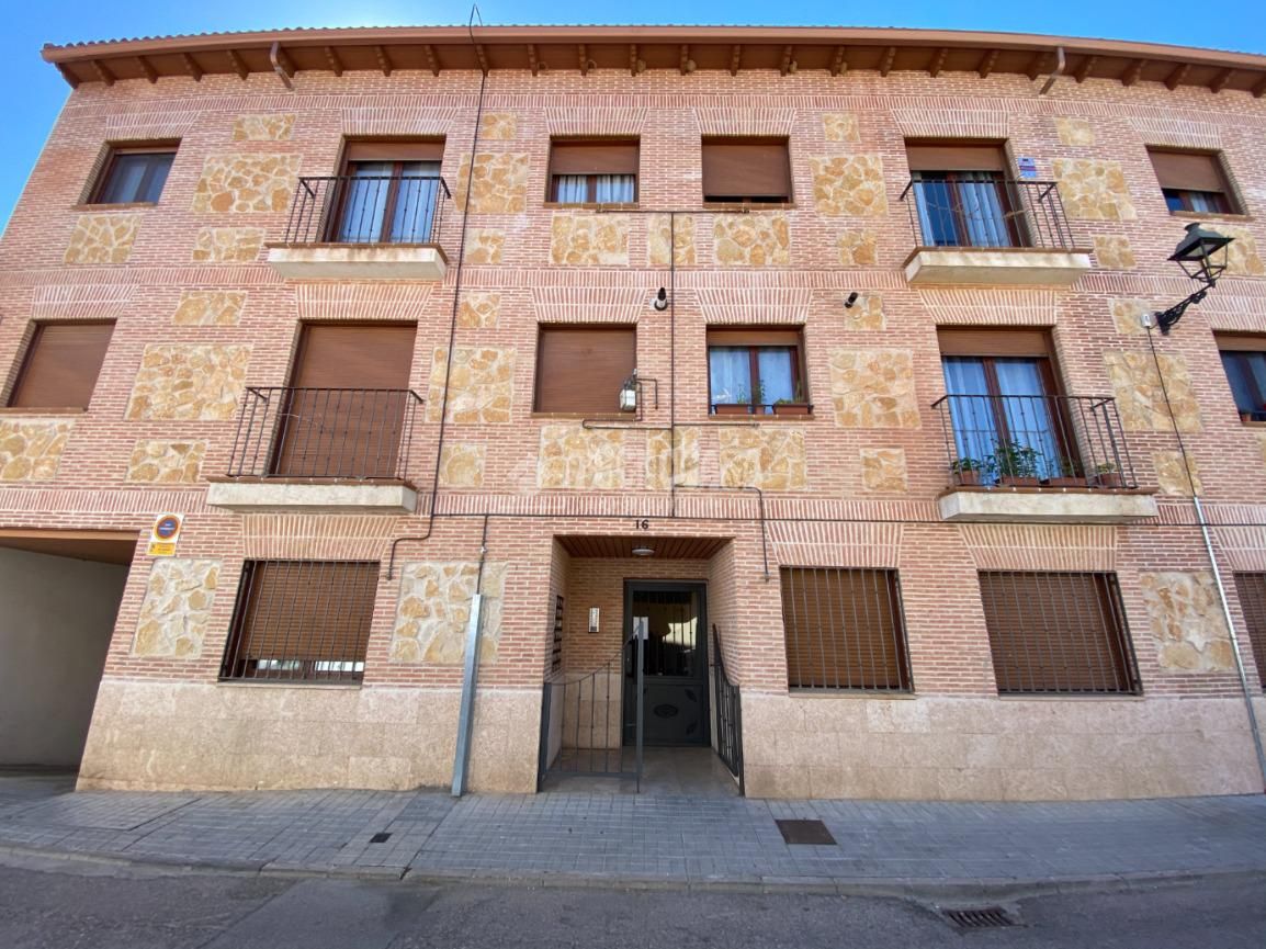 Exterior view of Flat for sale in Yunquera de Henares  with Air Conditioner, Parquet flooring and Furnished