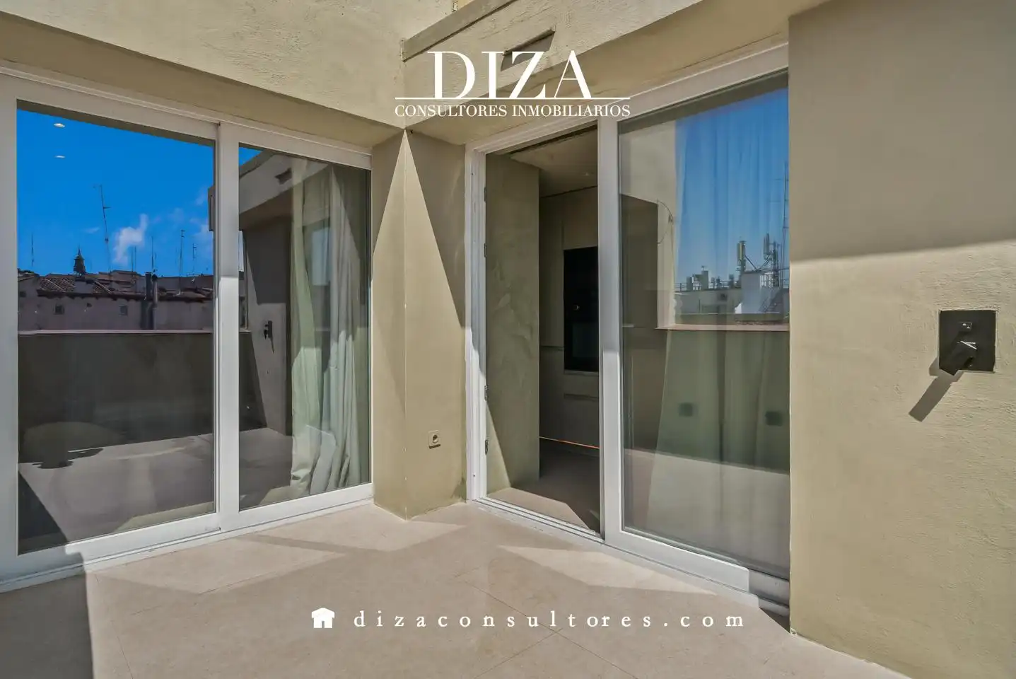 Terrace of Attic for rent in  Madrid Capital  with Air Conditioner, Heating and Terrace