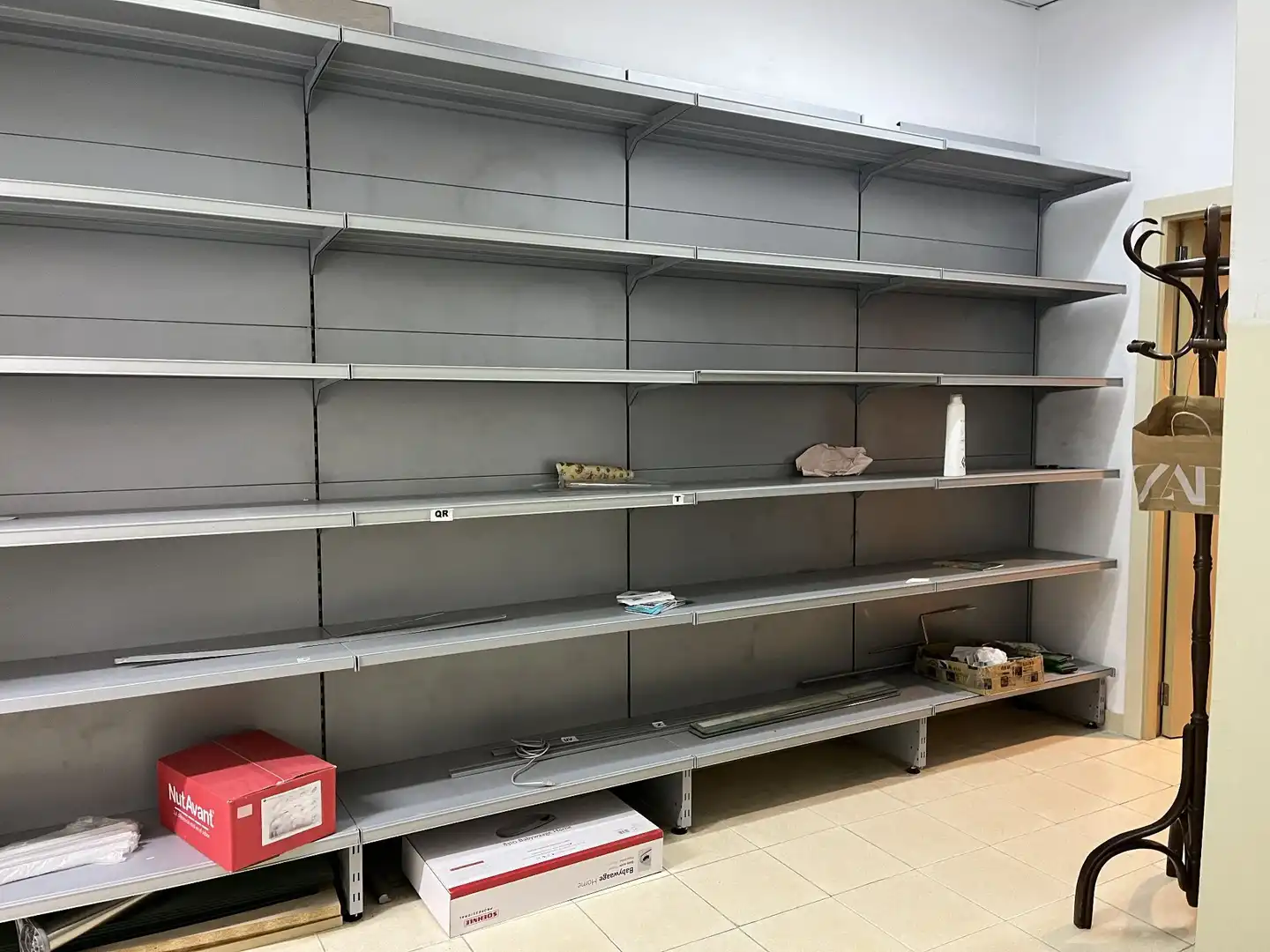 Locale commerciale in vendita a Sant Josep - Zona Hospital, imagen 8