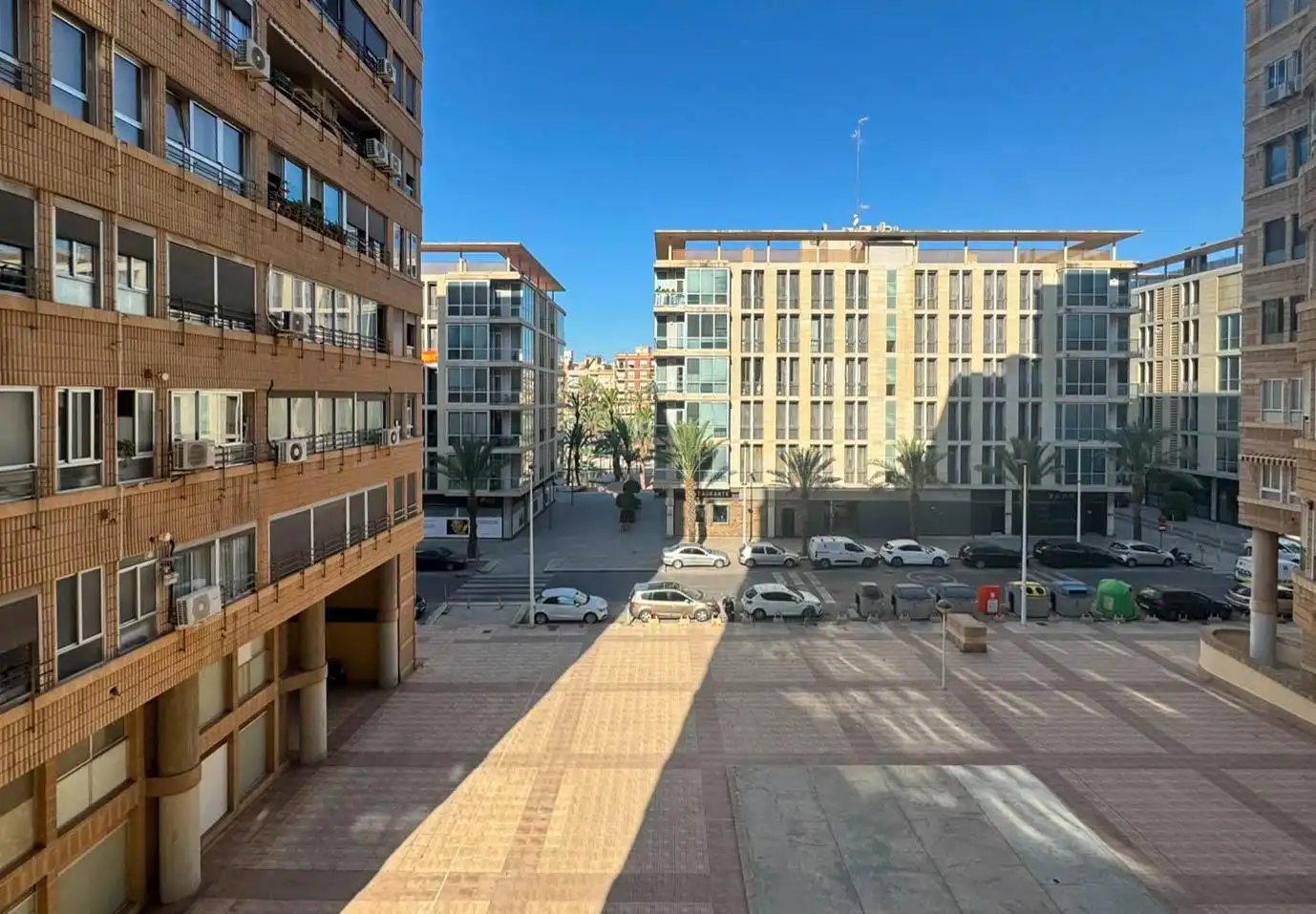 Außenansicht von Wohnung zur Miete in Elche / Elx mit Klimaanlage, Heizung und Parkett