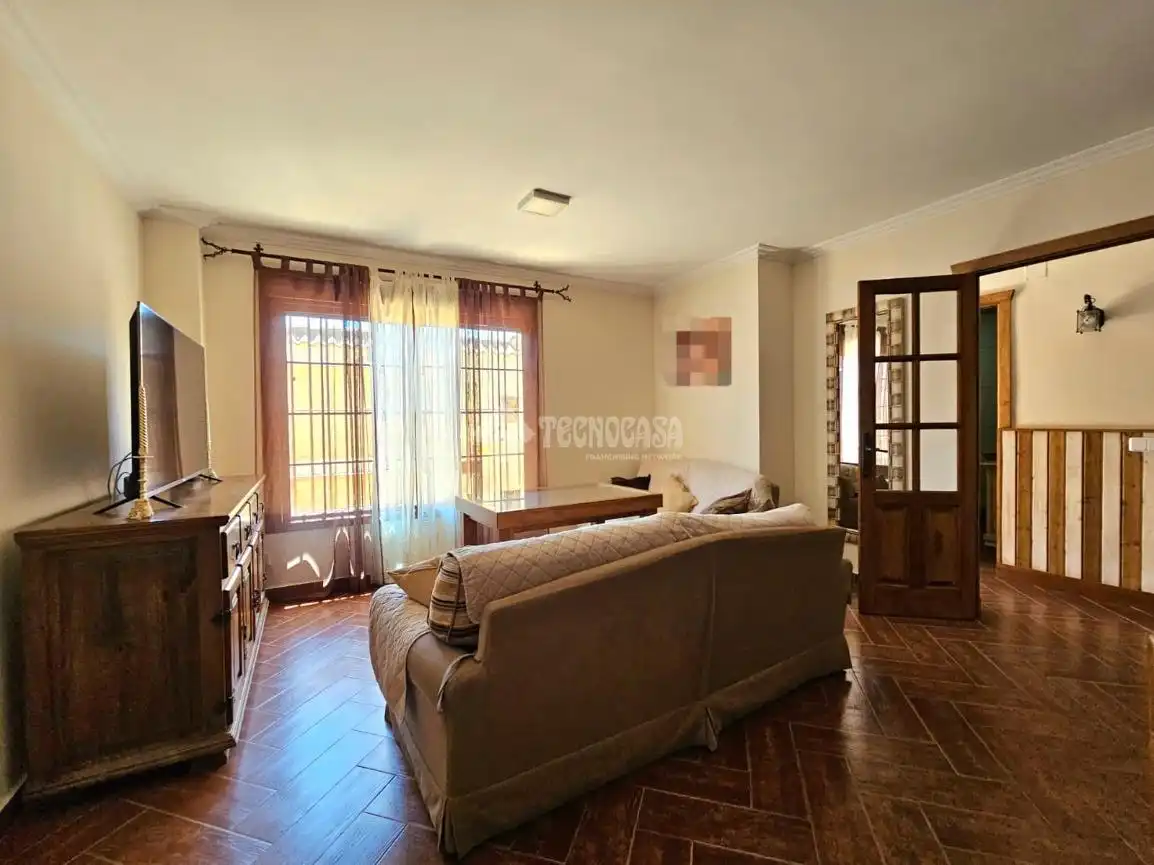 Sala d'estar de Casa adosada en venda en Jerez de la Frontera