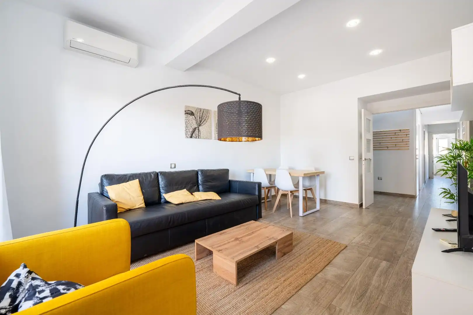 Sala de estar de Piso de alquiler en Almería con Aire acondicionado, Terraza y Amueblado
