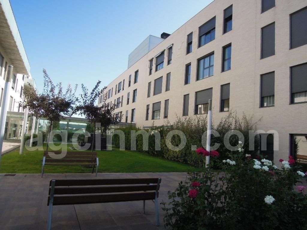 Vista exterior de Pis en venda en Valladolid Capital amb Calefacció, Jardí privat i Traster