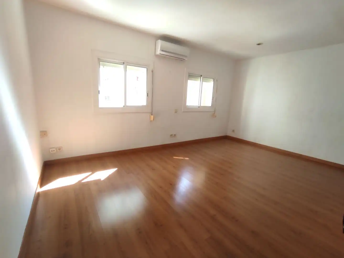 Flat for sale in Carrer del Ripollès 66