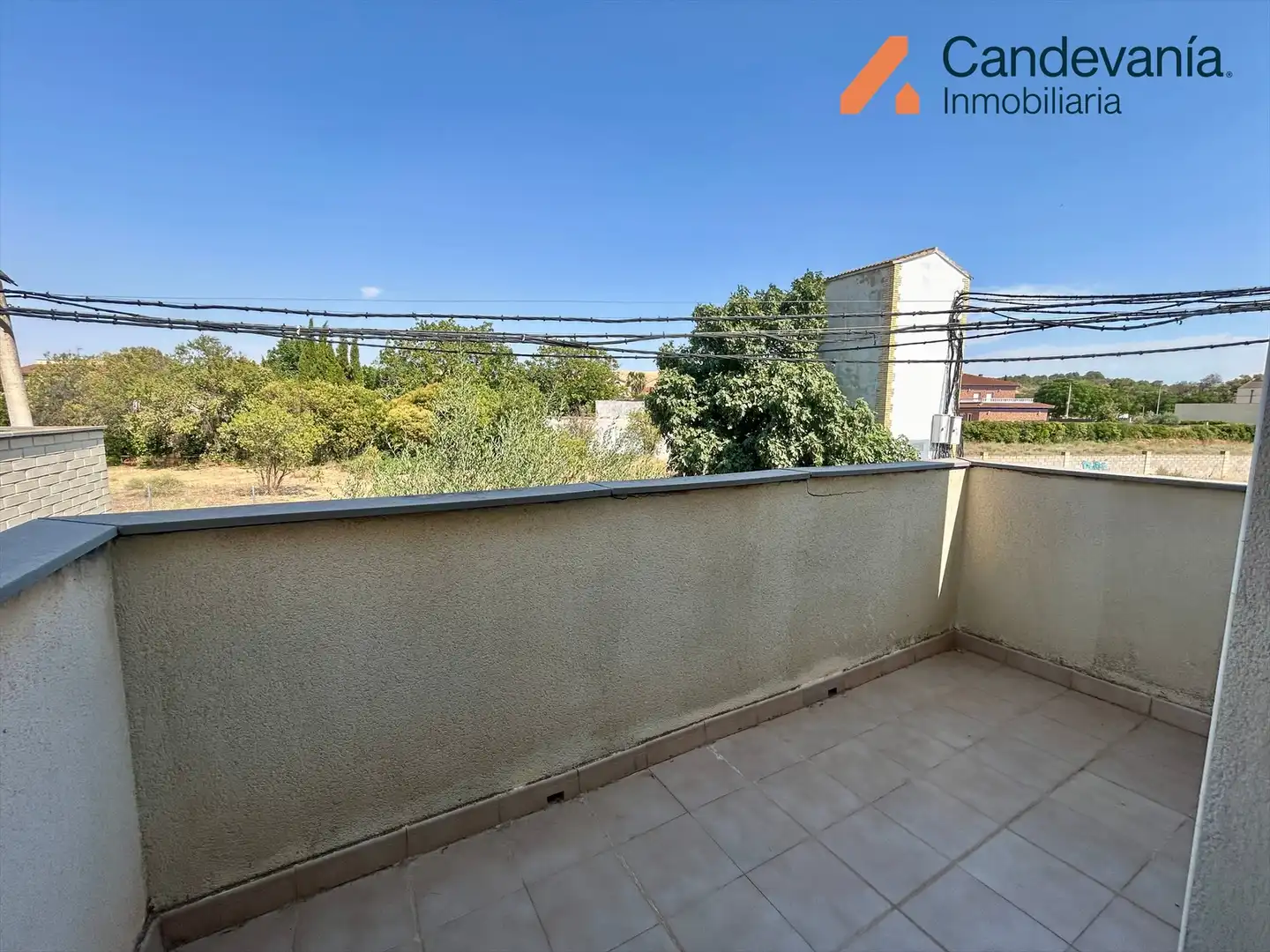 Terrassa de Casa adosada en venda en San Mateo de Gállego amb Aire condicionat, Calefacció i Jardí privat
