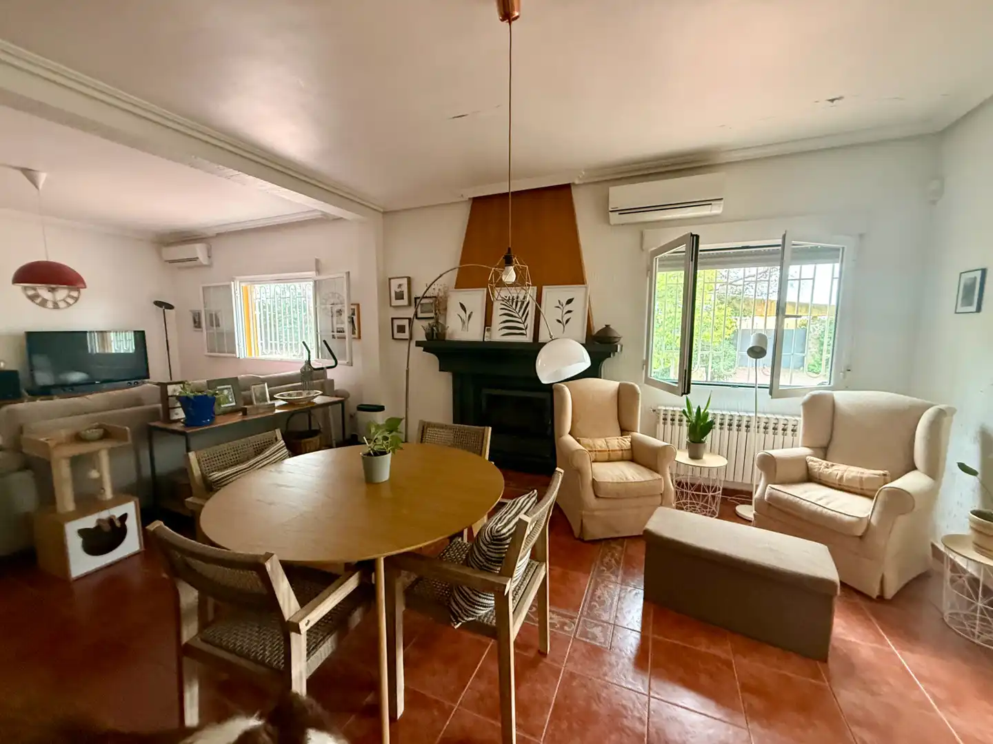 Sala de estar de Casa o chalet en venta en Poblete con Aire acondicionado, Jardín privado y Piscina