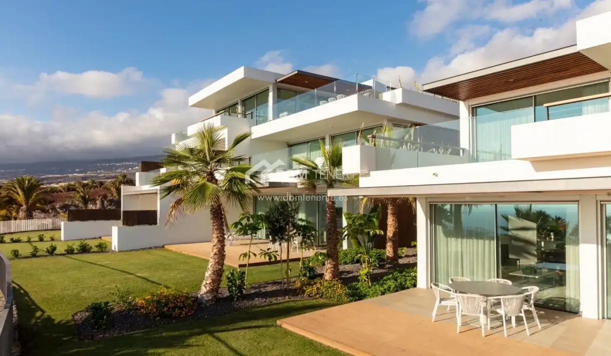 Exterior view of Flat for sale in Guía de Isora  with Private garden, Terrace and Storage room
