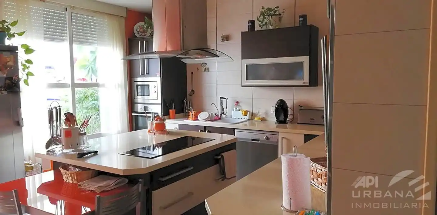Kitchen of Houses for sale in Nueva Carteya  with Air Conditioner, Heating and Parquet flooring