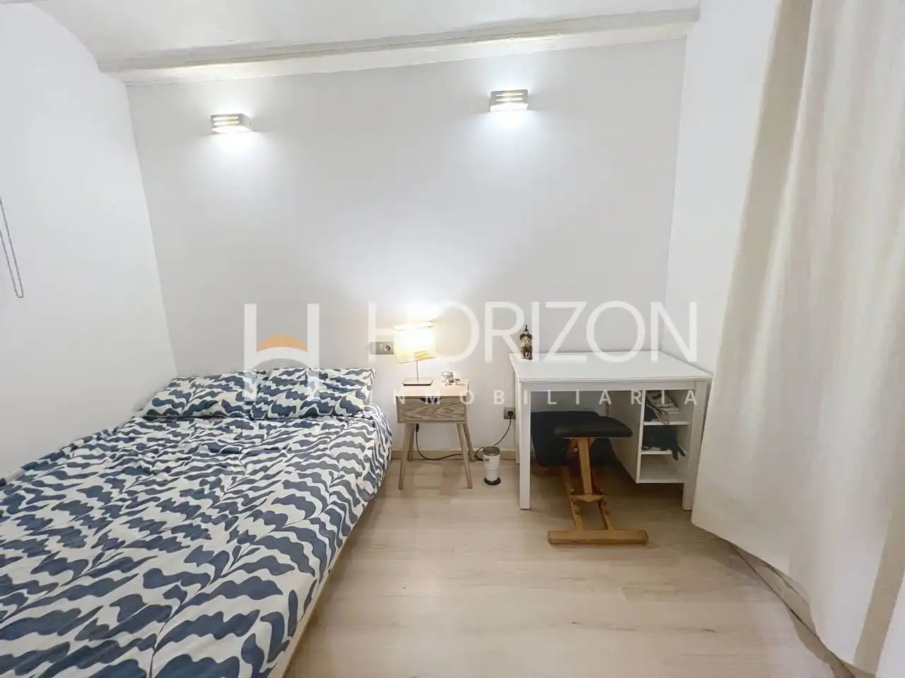 Dormitori de Apartament en venda en Barcelona amb Aire condicionat, Calefacció i Moblat