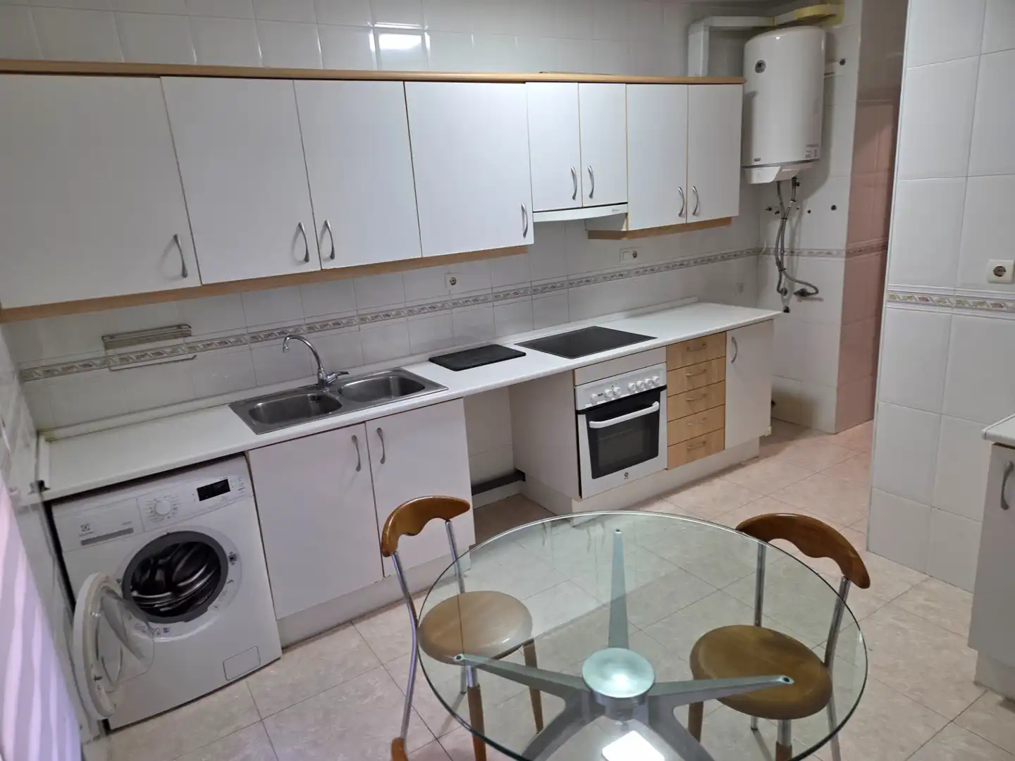 Cocina de Piso de alquiler en Barcelona con Calefacción, Horno y Lavadora