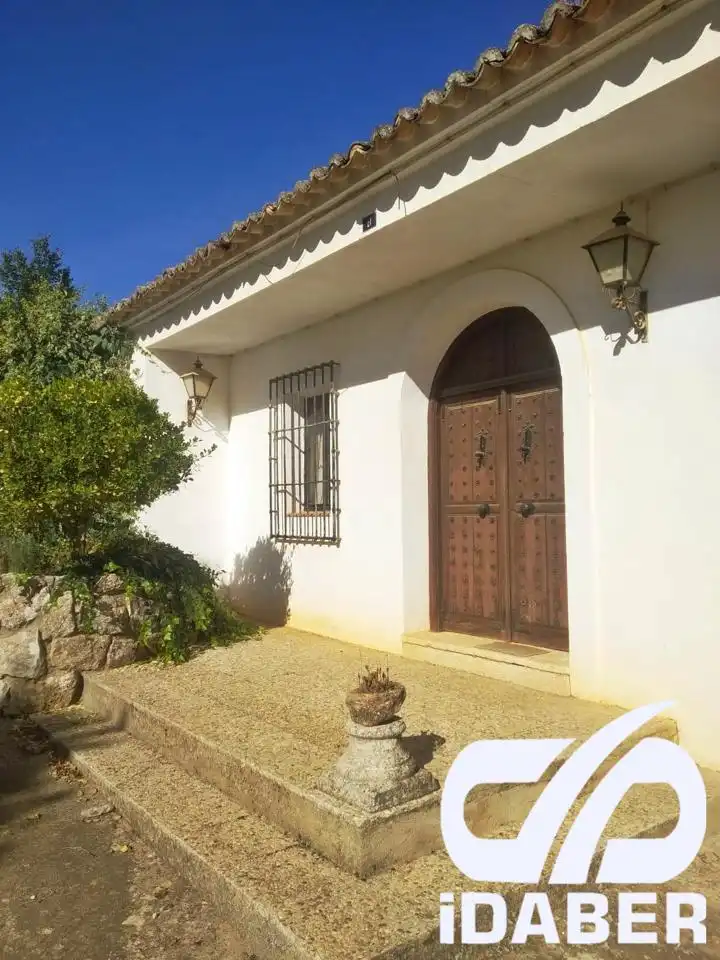 Casa o chalet en venta en Los Hinojosos   con Calefacción, Jardín privado y Piscina