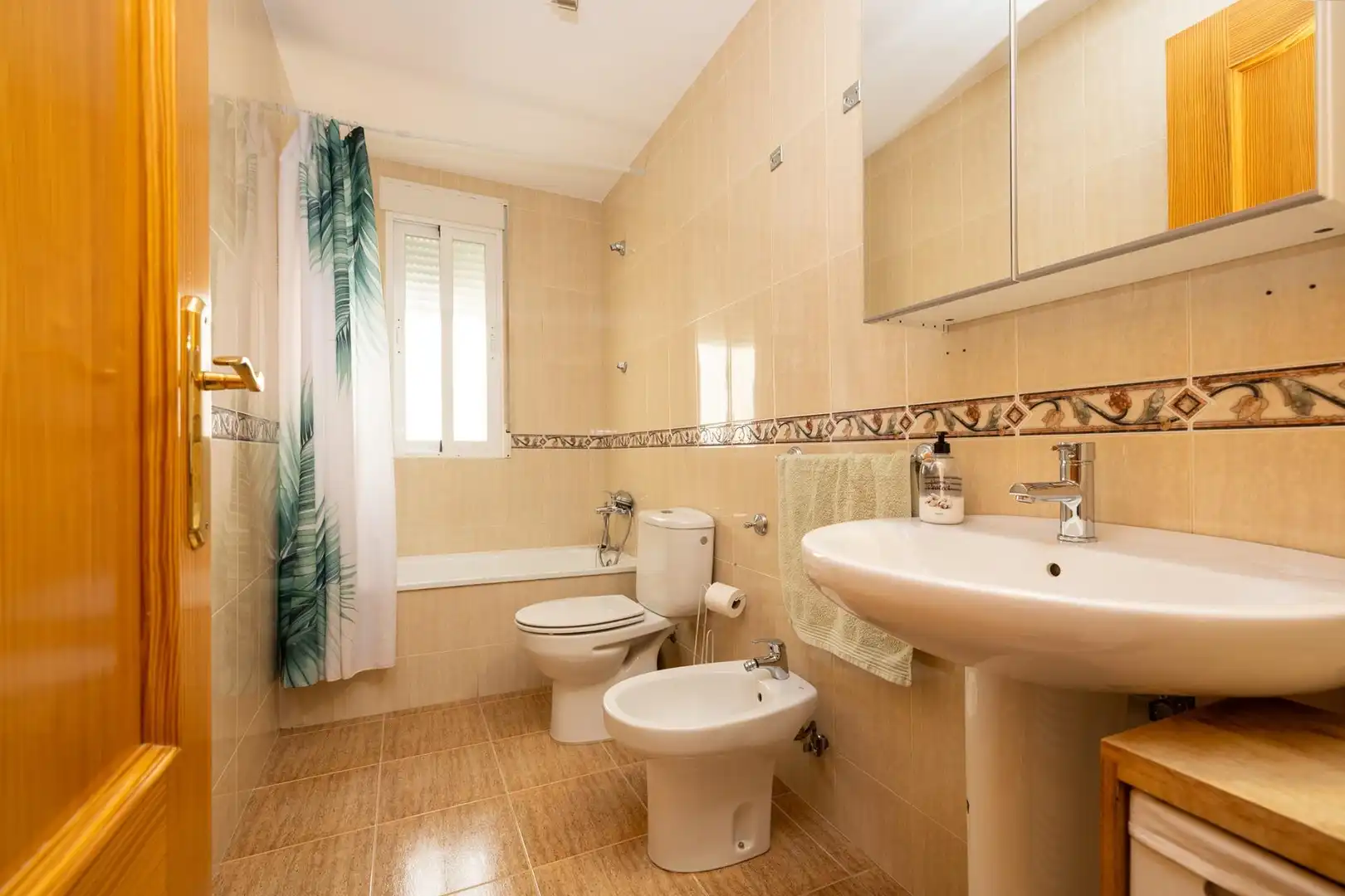 Bathroom of Flat for sale in Churriana de la Vega  with Air Conditioner, Heating and Balcony