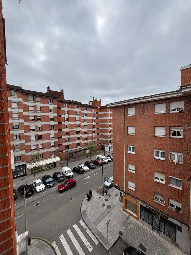 Vista exterior de Piso en venta en Gijón  con Calefacción, Parquet y Trastero