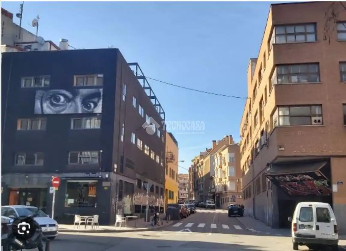 Vista exterior de Estudi en venda en Madrid amb Aire condicionat i Calefacció