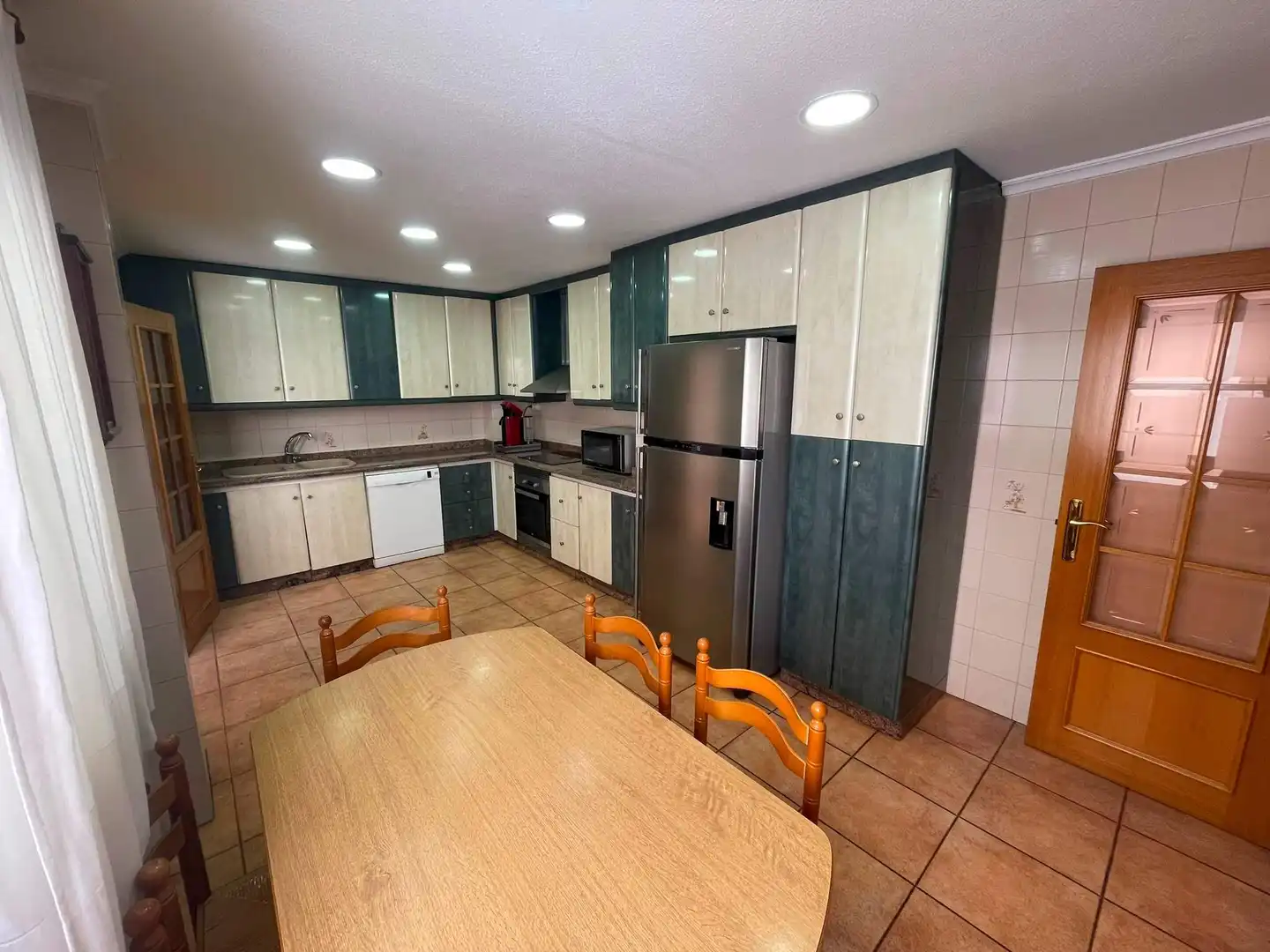 Kitchen of Flat for share in Elche / Elx  with Air Conditioner, Furnished and Balcony