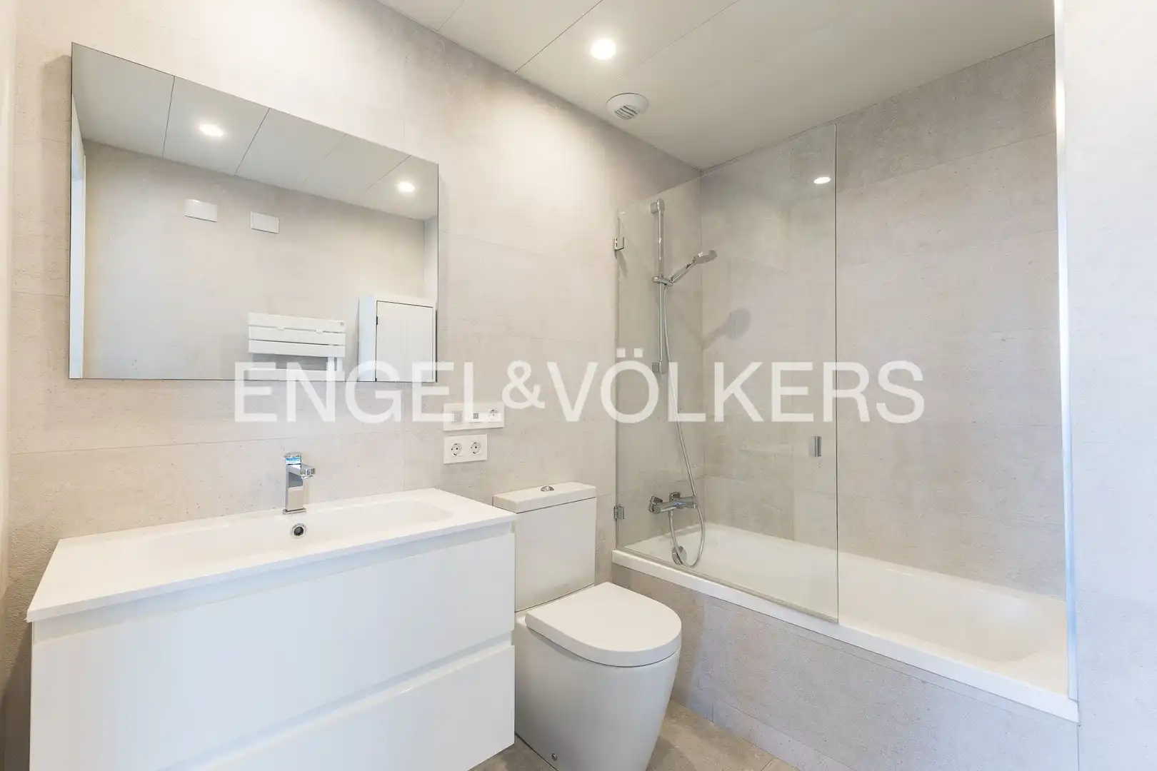 Baño de Piso de alquiler en Sant Just Desvern con Calefacción