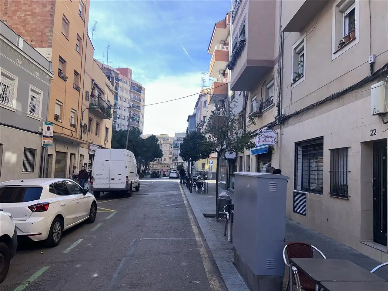 Vista exterior de Casa o xalet en venda en L'Hospitalet de Llobregat