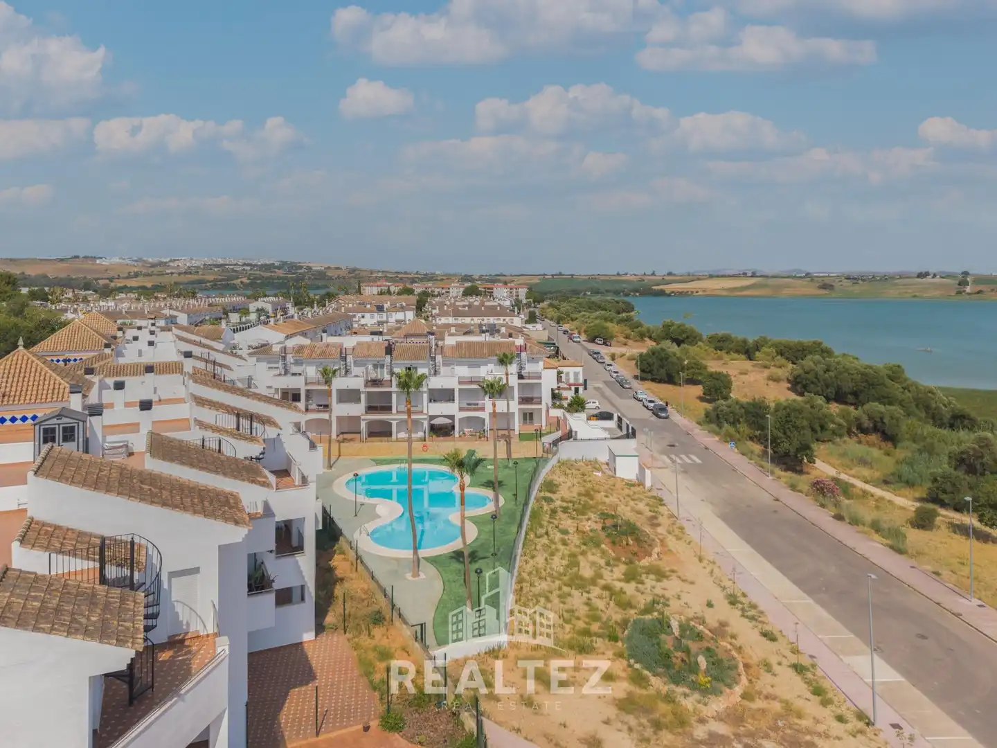 Vista exterior de Piso en venta en Arcos de la Frontera con Terraza y Piscina comunitaria