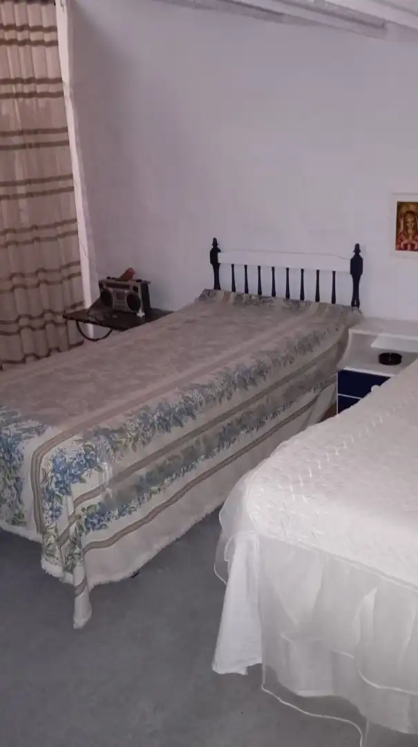 Schlafzimmer von Einfamilien-Reihenhaus zum Verkauf in Lécera mit Abstellraum, Möbliert und Ofen