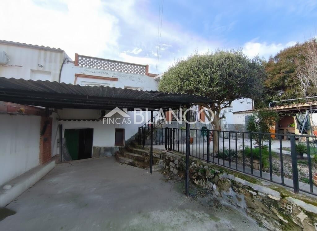 Exterior view of House or chalet for sale in Masquefa