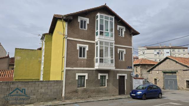 Casa-chalet en Venta en Reinosa