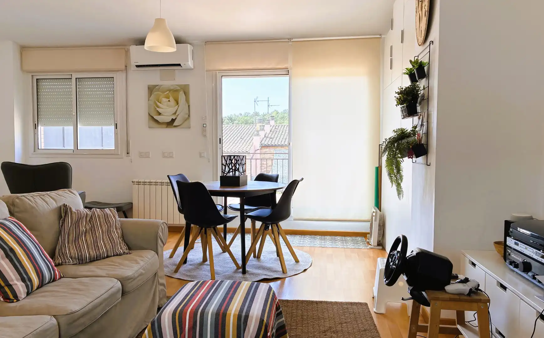 Sala de estar de Casa o chalet en venta en Celrà con Aire acondicionado, Calefacción y Jardín privado