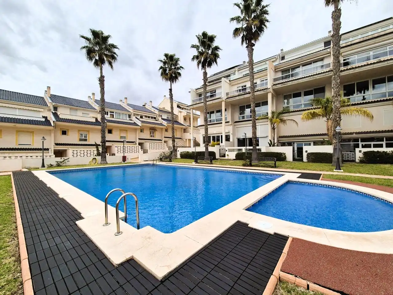 Piscina de Casa o xalet en venda en Alicante / Alacant amb Aire condicionat, Jardí privat i Terrassa