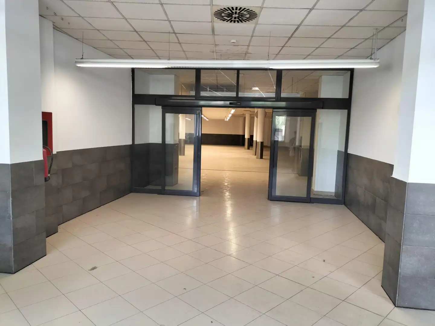 Local comercial de lloguer a Sur, imagen 3