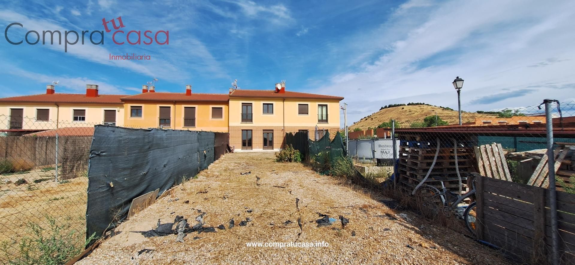 Einfamilien-Reihenhaus miete in Segovia Capital mit Heizung und Privatgarten