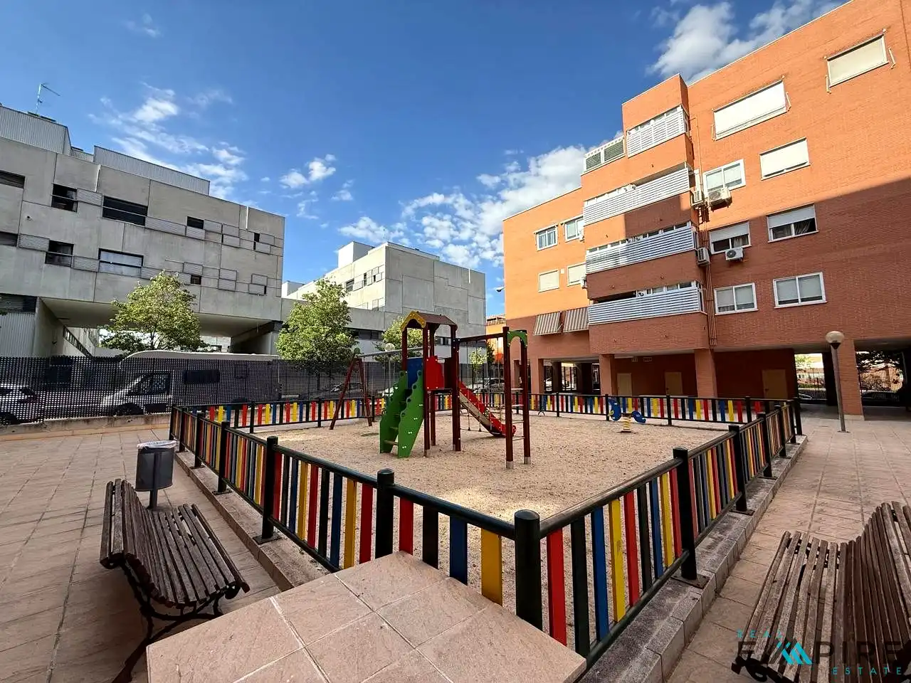 Vista exterior de Piso en venta en Madrid con Calefacción, Trastero y Piscina