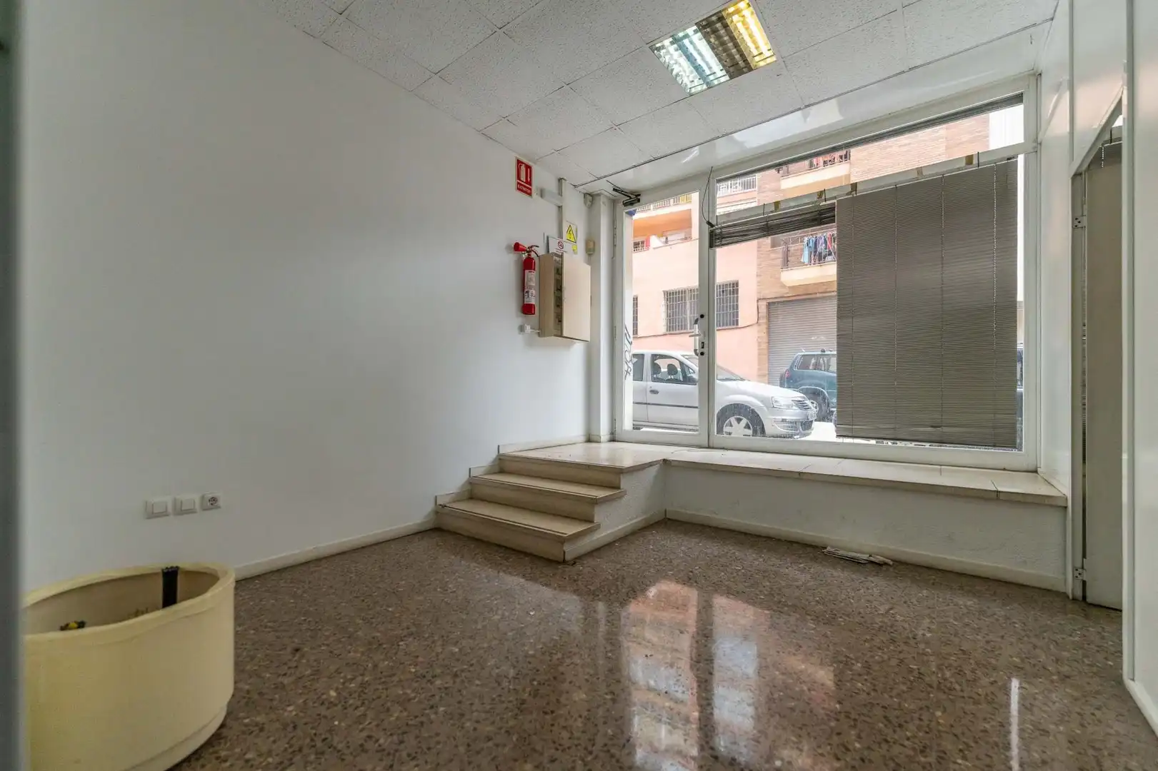 Gewerbefläche zur Miete in CALLE CORREDOR DEL GAS LOCAL 1-2 CASA 17 7 LO, imagen 3