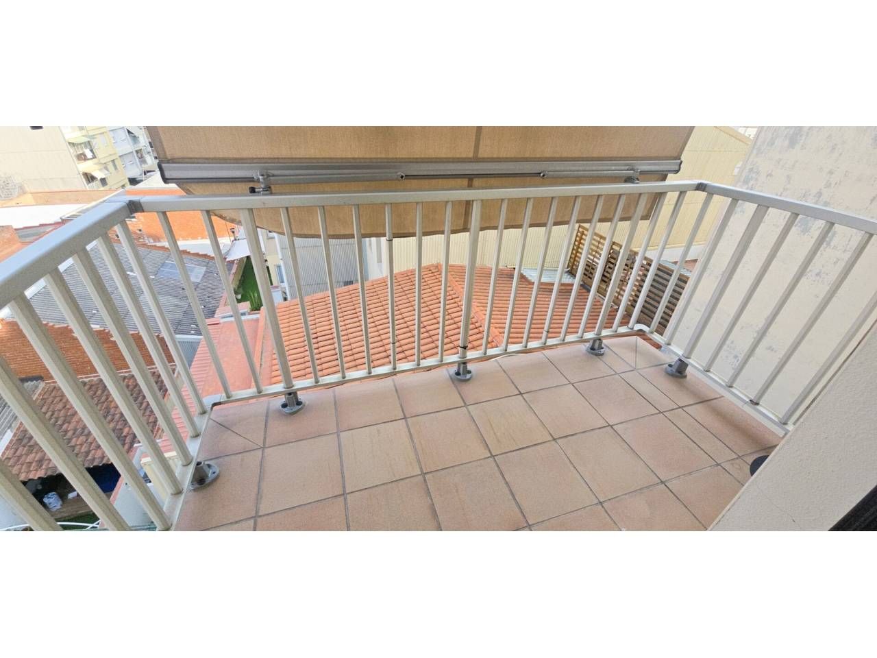 Exterior view of Flat for sale in Terrassa  with Air Conditioner, Heating and Parquet flooring