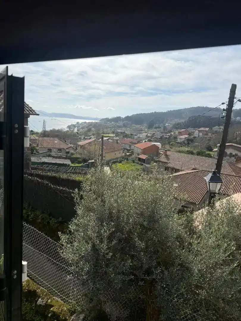 Vista exterior de Casa o xalet en venda en Poio amb Balcó