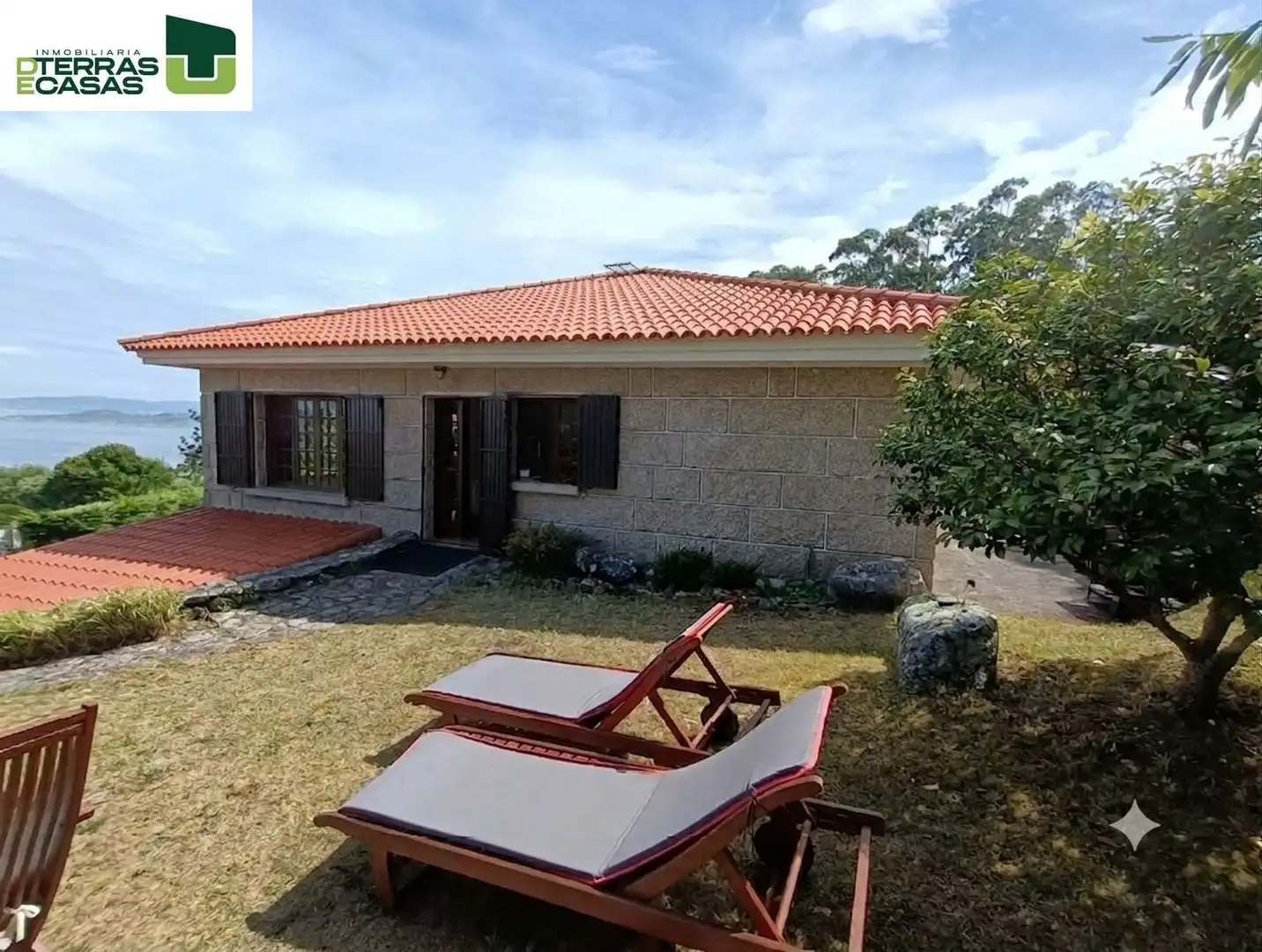 Vista exterior de Casa o chalet en venta en Cangas  con Calefacción y Terraza