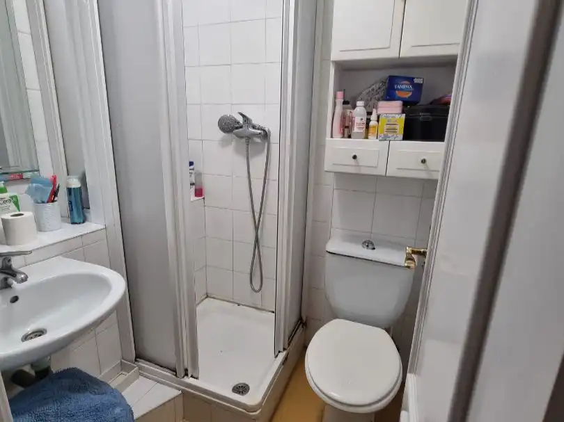 Bathroom of Flat for sale in San Juan de Aznalfarache  with Air Conditioner, Terrace and Balcony