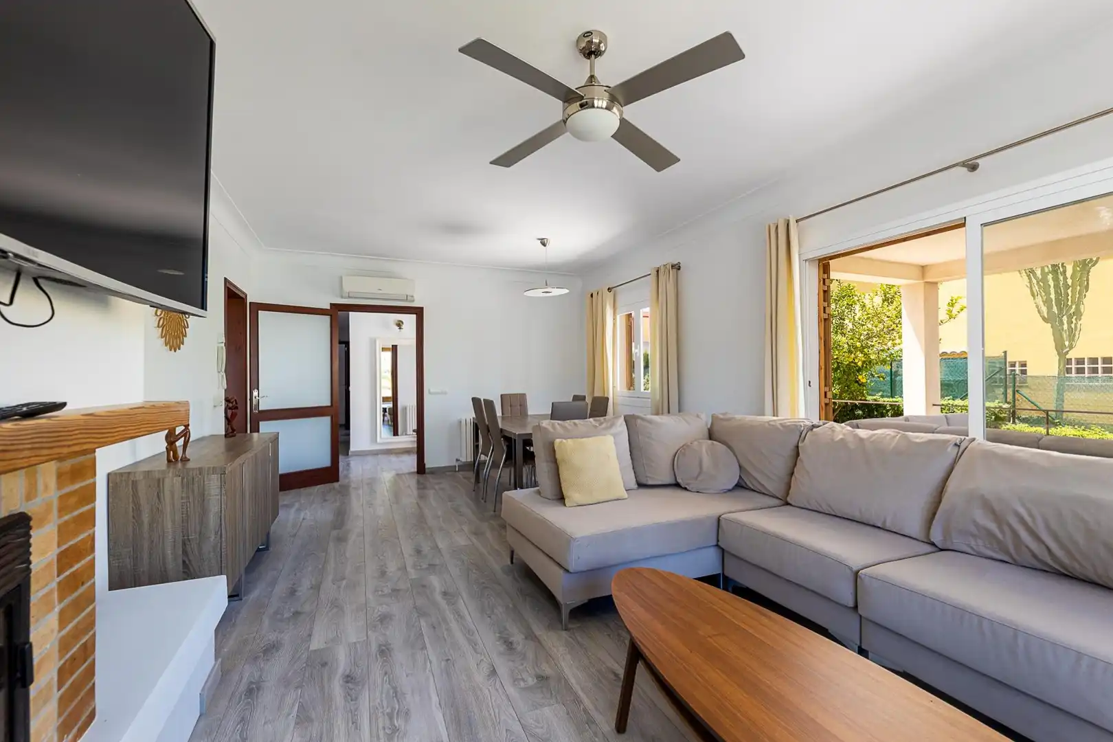 Sala d'estar de Casa o xalet en venda en  Palma de Mallorca amb Aire condicionat, Calefacció i Jardí privat