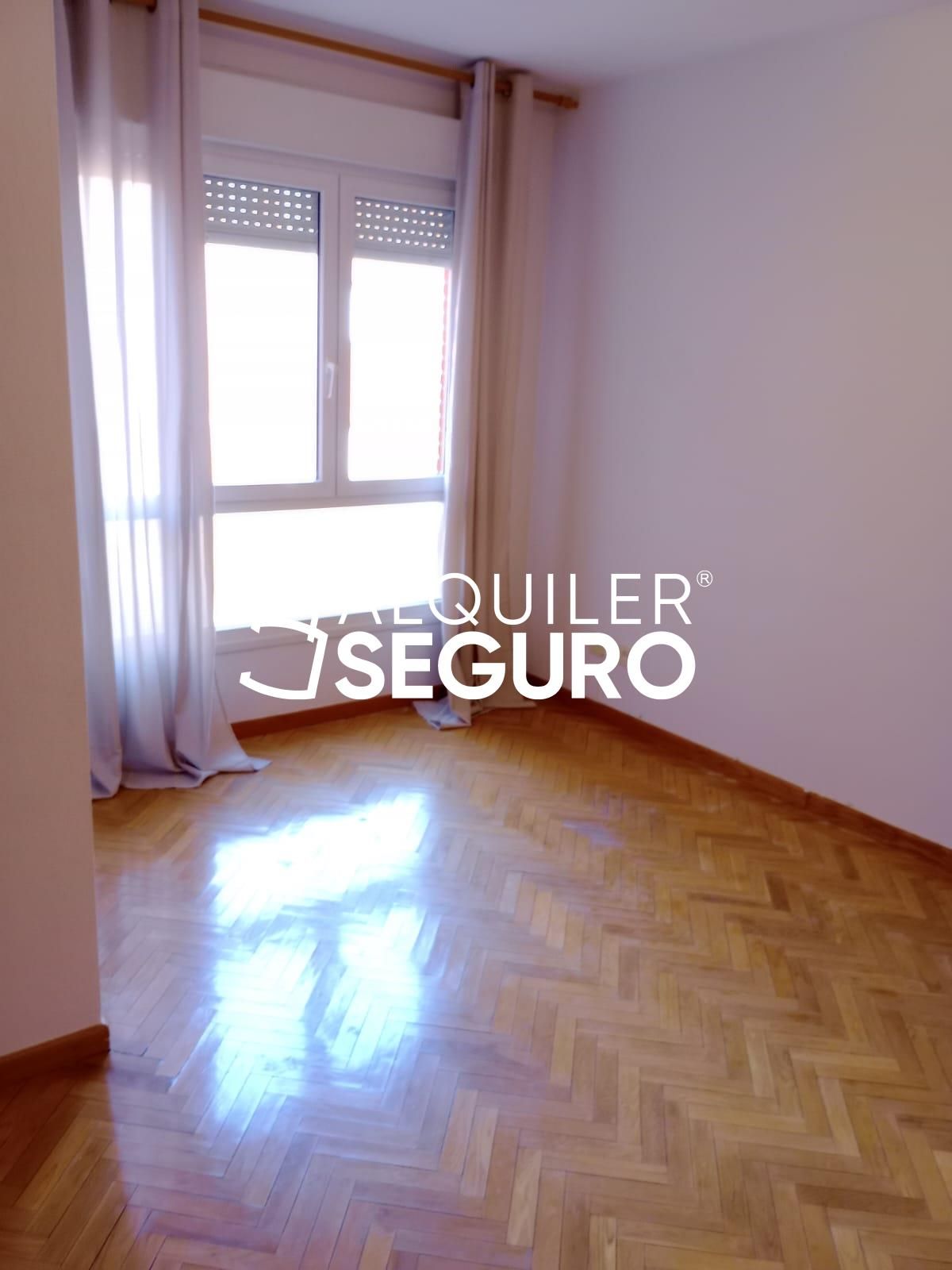 Bedroom of Flat to rent in  Madrid Capital  with Heating and Storage room
