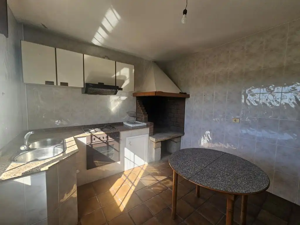 Cuina de Casa o xalet en venda en Boiro amb Calefacció, Jardí privat i Parquet