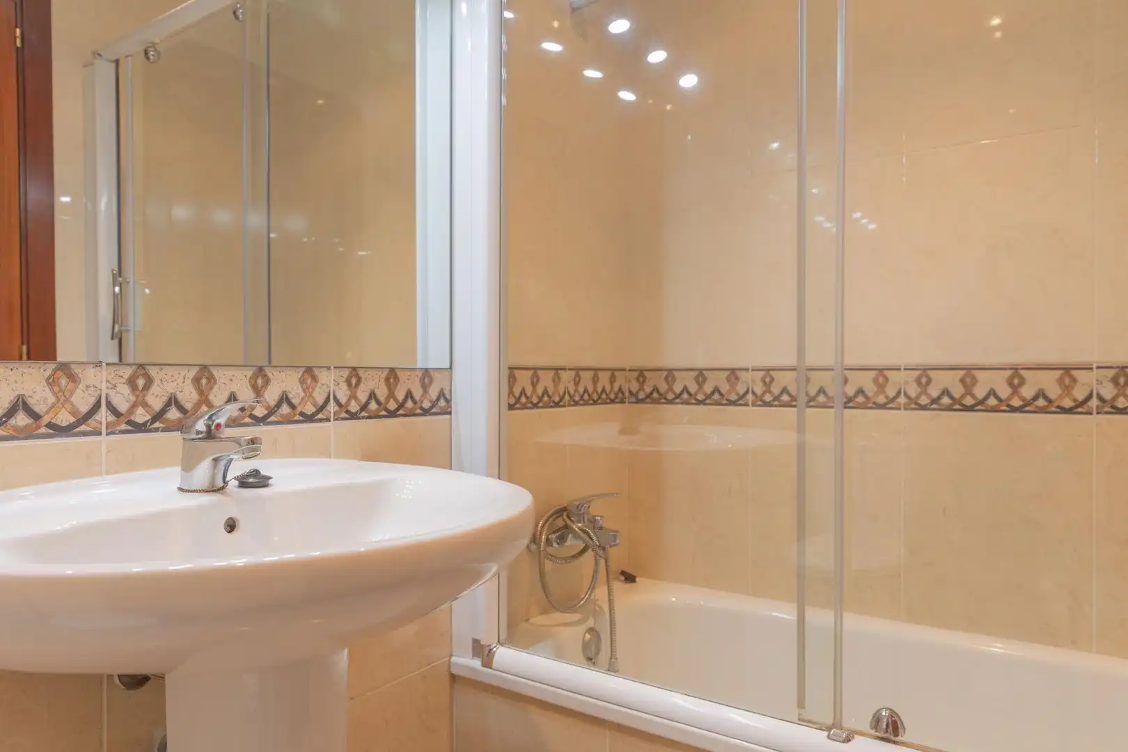 Badezimmer von Wohnung zum Verkauf in Sant Quirze de Besora mit Heizung, Terrasse und Ofen