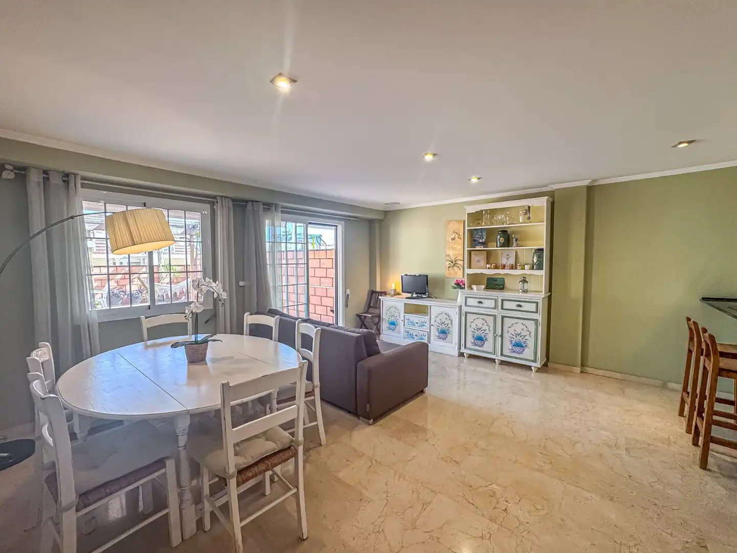 Comedor de Dúplex de alquiler en Santa Pola con Terraza, Trastero y Piscina