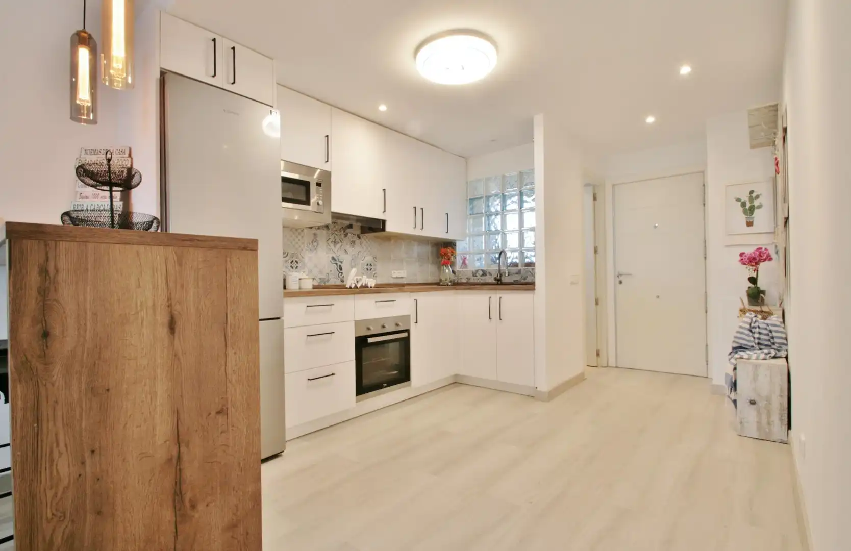 Cocina de Apartamento en venta en Almería con Aire acondicionado, Jardín privado y Terraza