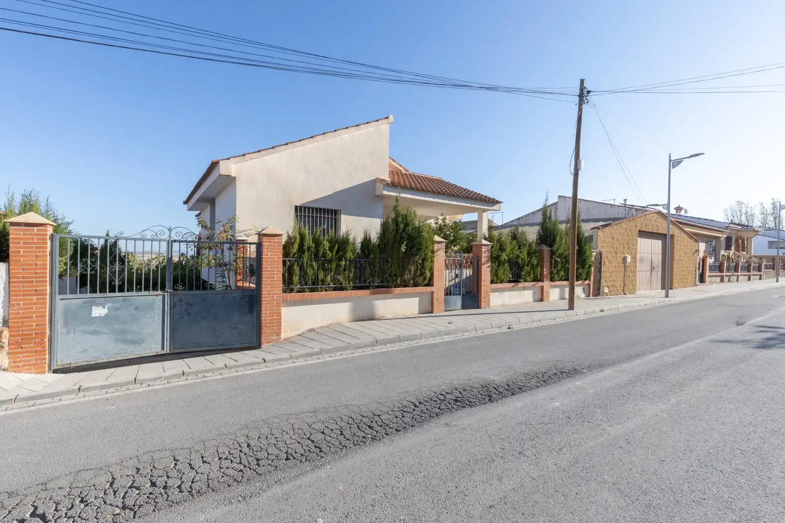 Vista exterior de Casa o chalet en venta en Escúzar, Granada