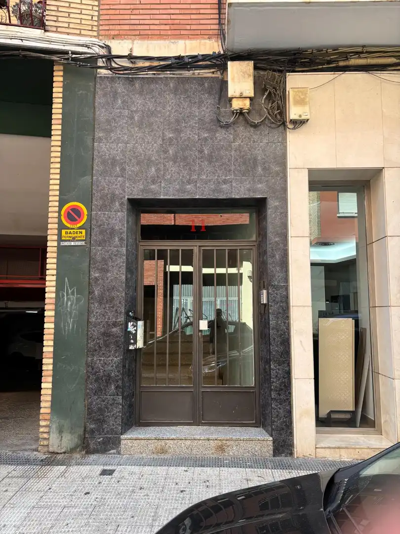 Vista exterior de Piso en venta en Zaragoza con Aire acondicionado, Calefacción y Amueblado