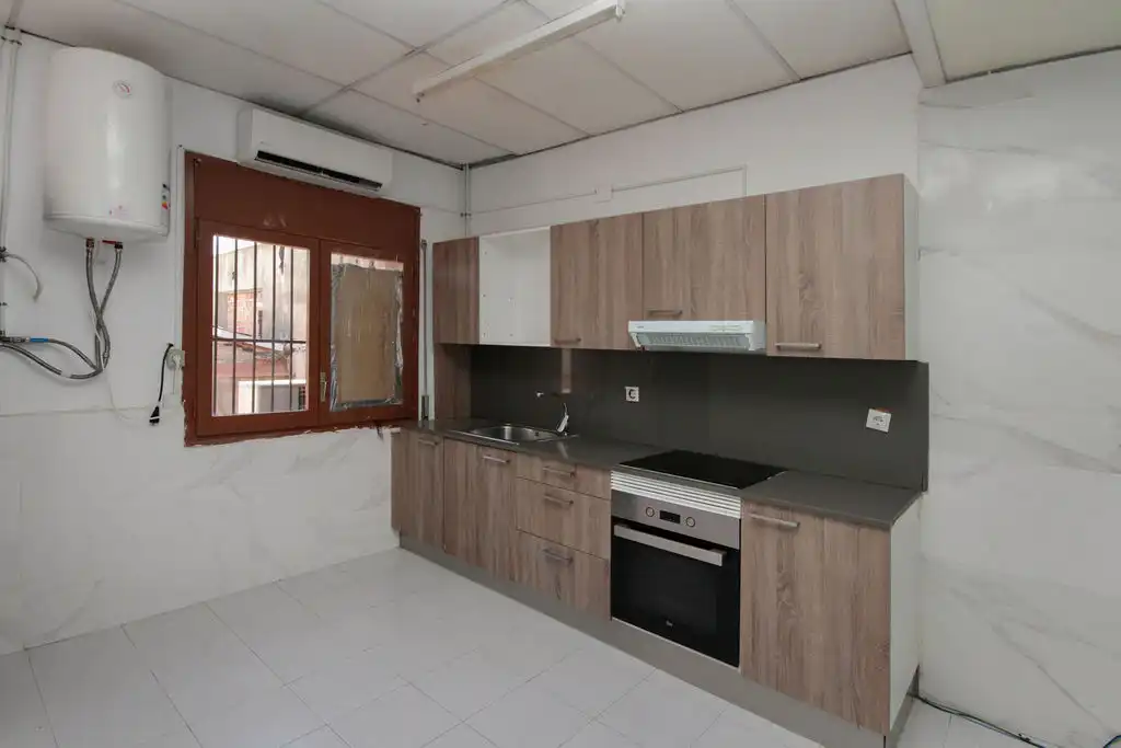 Cocina de Local en venta en Terrassa