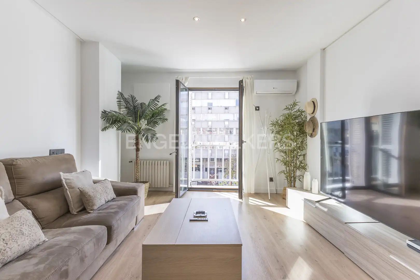 Sala de estar de Apartamento en venta en Madrid con Aire acondicionado, Calefacción y Balcón