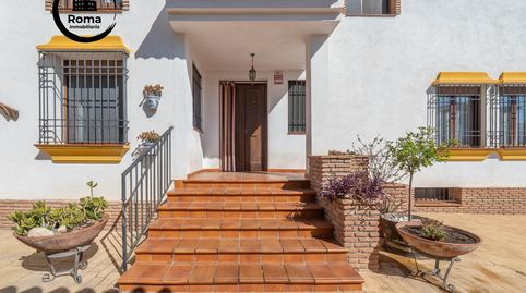 ¡¡ Impresionante chalet dividido en dos viviendas con piscina y zona ajardinadas