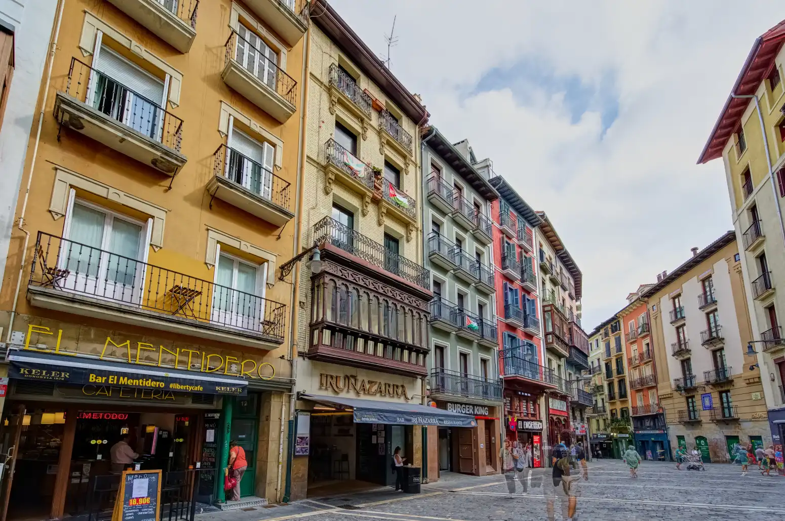 Vista exterior de Piso en venta en  Pamplona / Iruña con Calefacción, Parquet y Amueblado