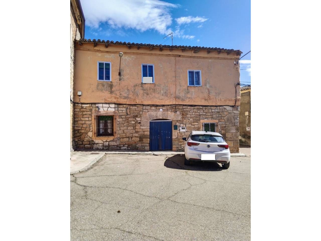 Exterior view of House or chalet for sale in Santa María del Campo  with Heating