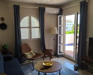 Living room of Apartment for sale in Chiclana de la Frontera  with Air Conditioner, Parquet flooring and Terrace
